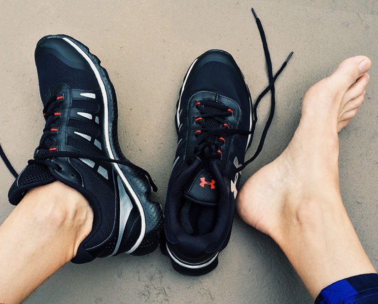 how runner can tell if they have a stress fracture