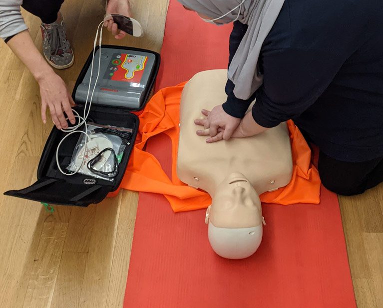 cpr and aed training saves lives